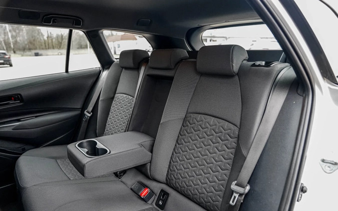 Toyota Corolla cena 77900 przebieg: 118491, rok produkcji 2019 z Piła małe 562